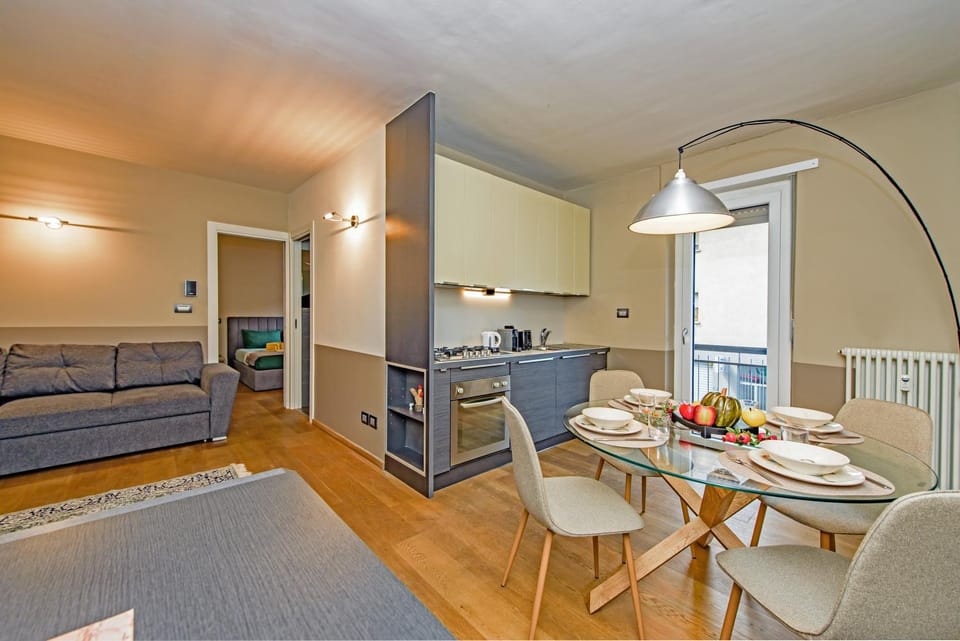 Communal lounge/ TV room, kitchen
