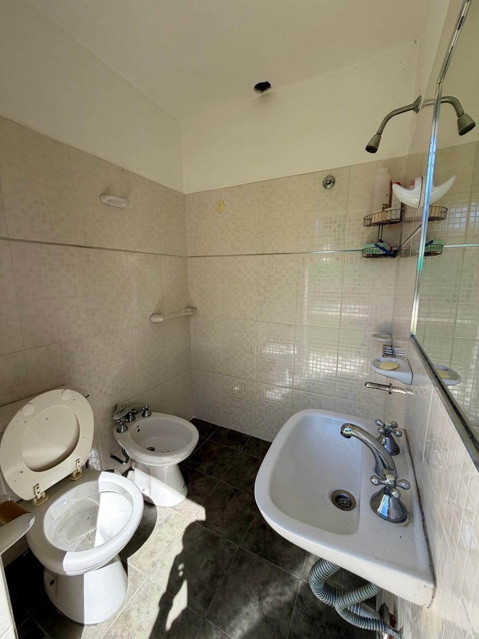 Shower, Toilet, Bathroom, bidet, towels