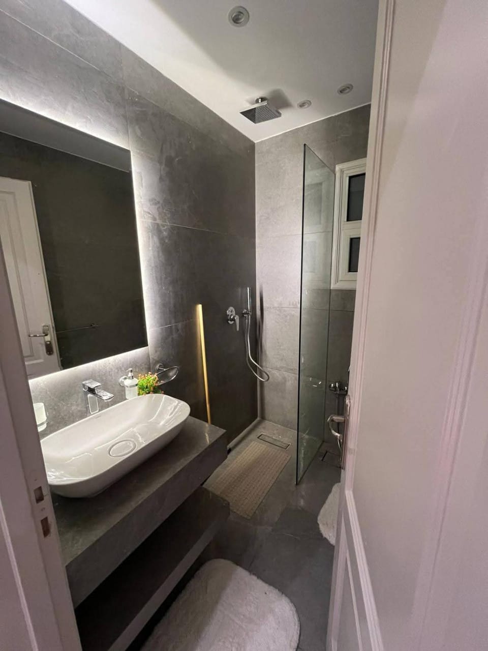 شقة فندقية امام سفارة الفيتنام الزمالك Apartment in Cairo