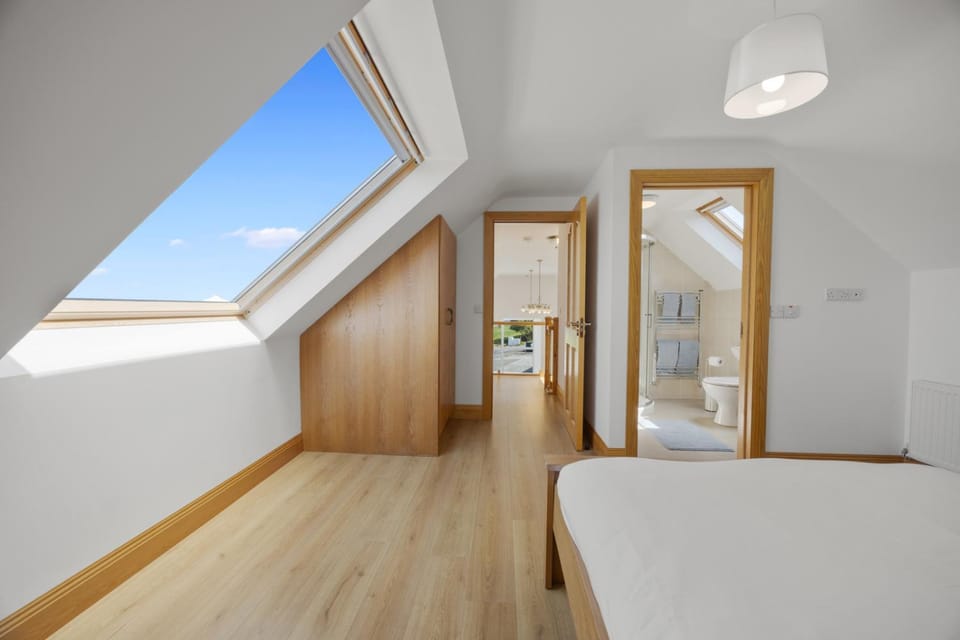 Whitestrand Beach Cottage House in County Clare