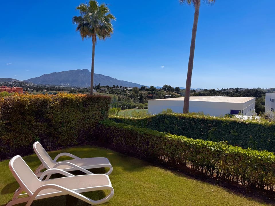 Day, Natural landscape, Garden, Garden, Garden view, Mountain view, sunbed