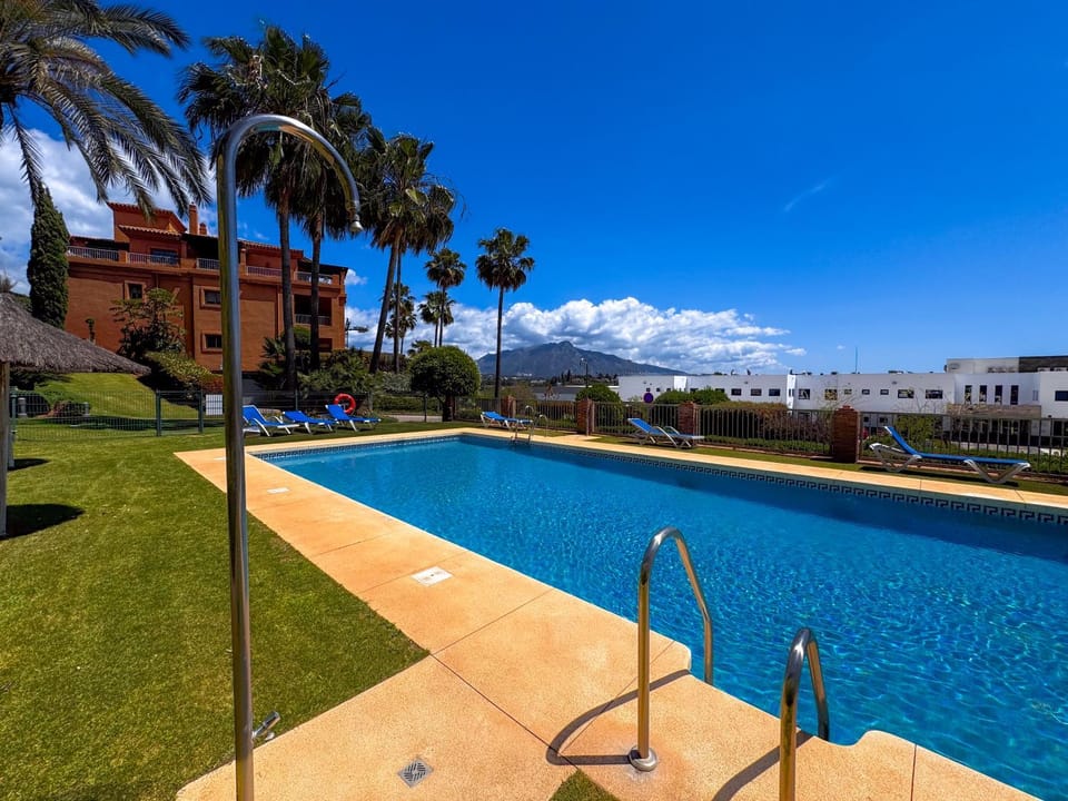 Day, Natural landscape, Garden, Mountain view, Swimming pool, Swimming pool, sunbed