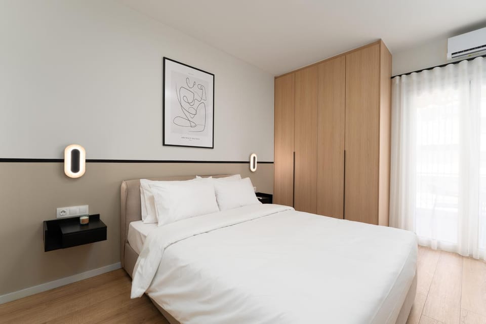 Bed, Bedroom, wardrobe, air conditioner