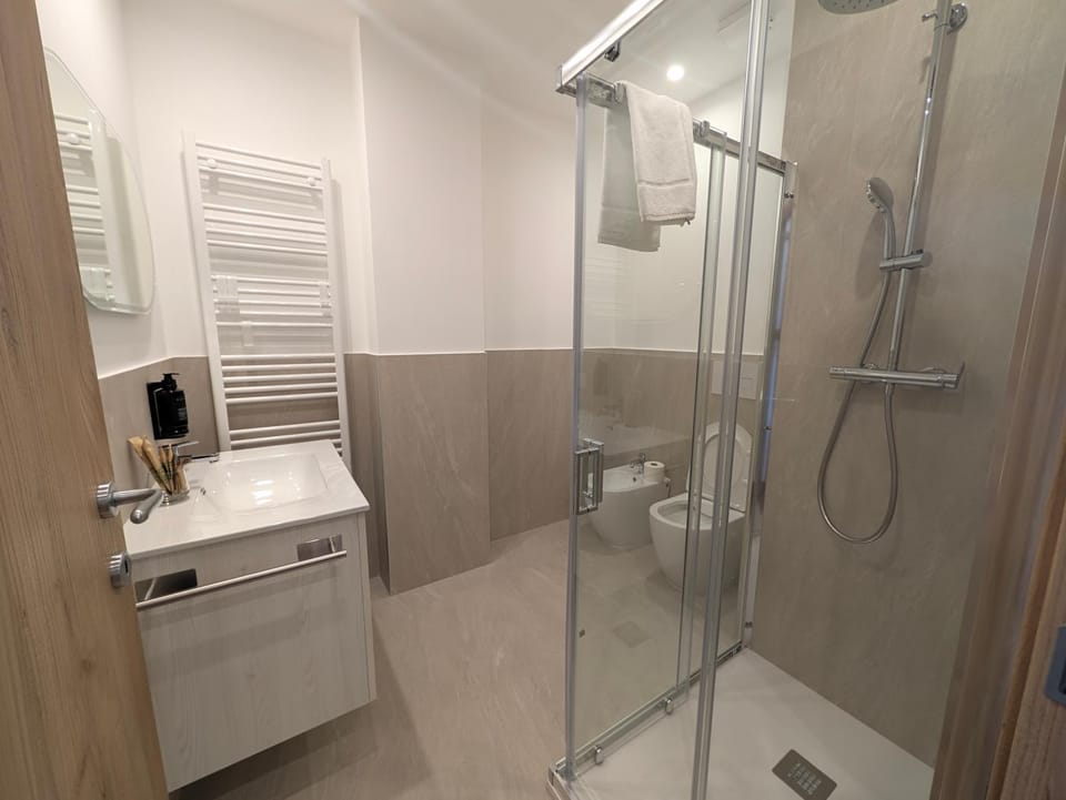 Bathroom, Internal: Not applicable to any particular room