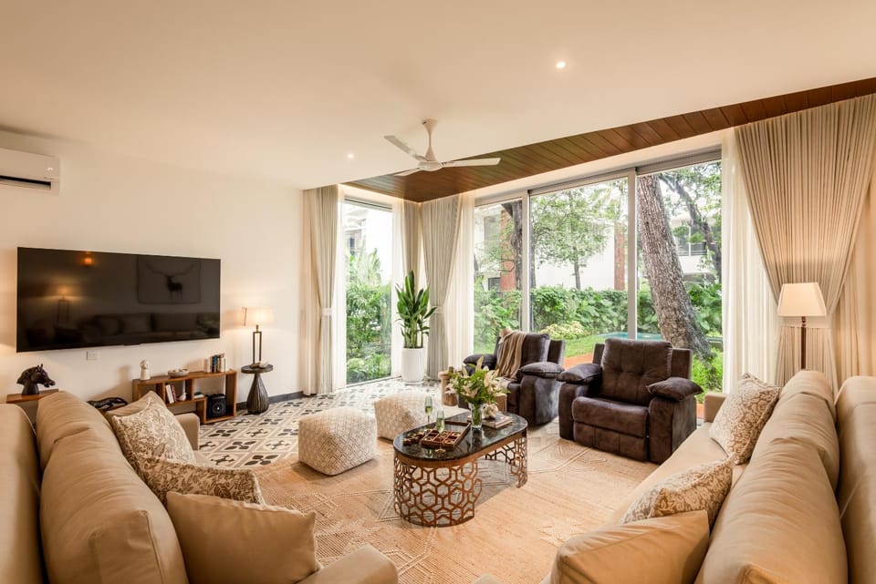 TV and multimedia, Living room, Seating area