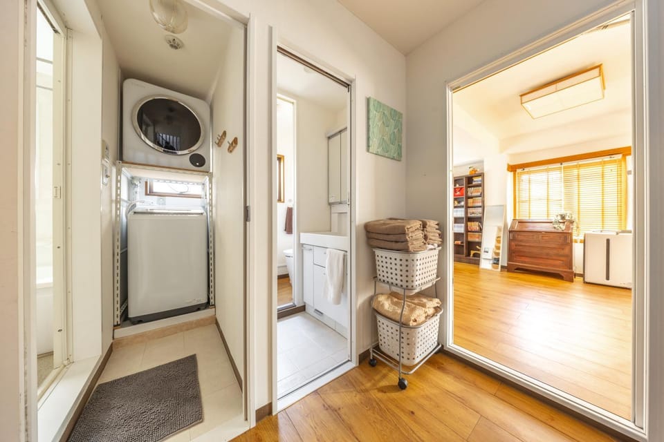 Quiet Parkside # 2 Stops to Meguro # Free parking Apartment in Japan