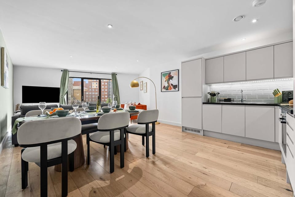 TV and multimedia, Kitchen or kitchenette, Seating area, Dining area, Evening entertainment, oven
