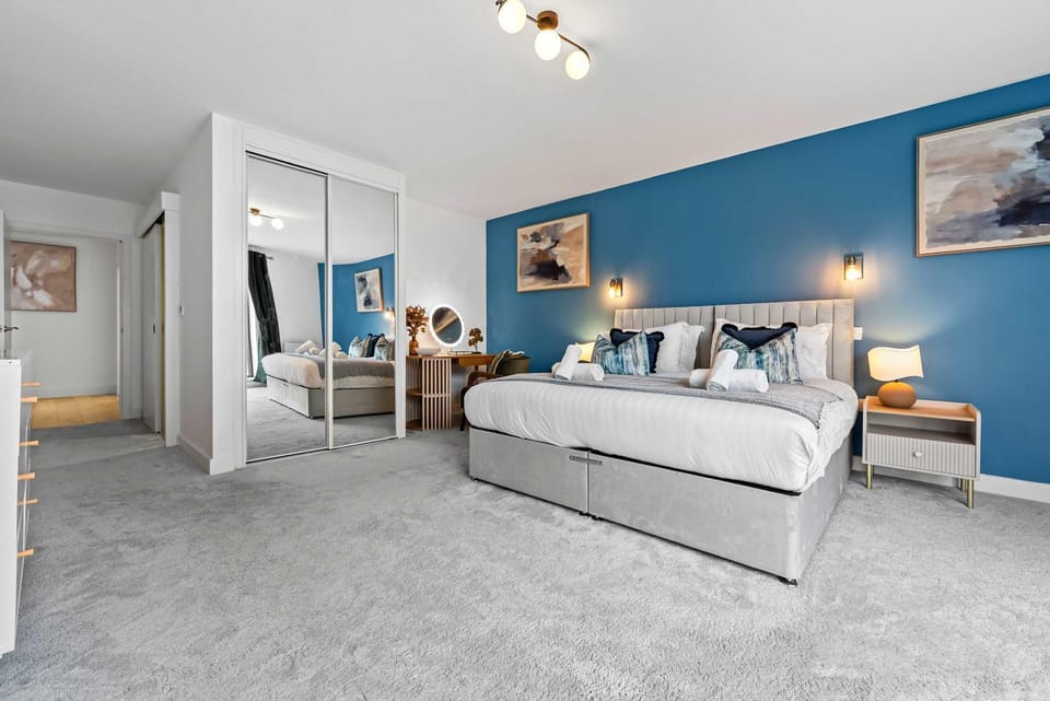 Bed, Photo of the whole room, Bedroom