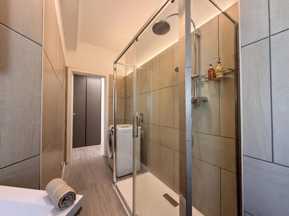 Shower, Bathroom, washing machine