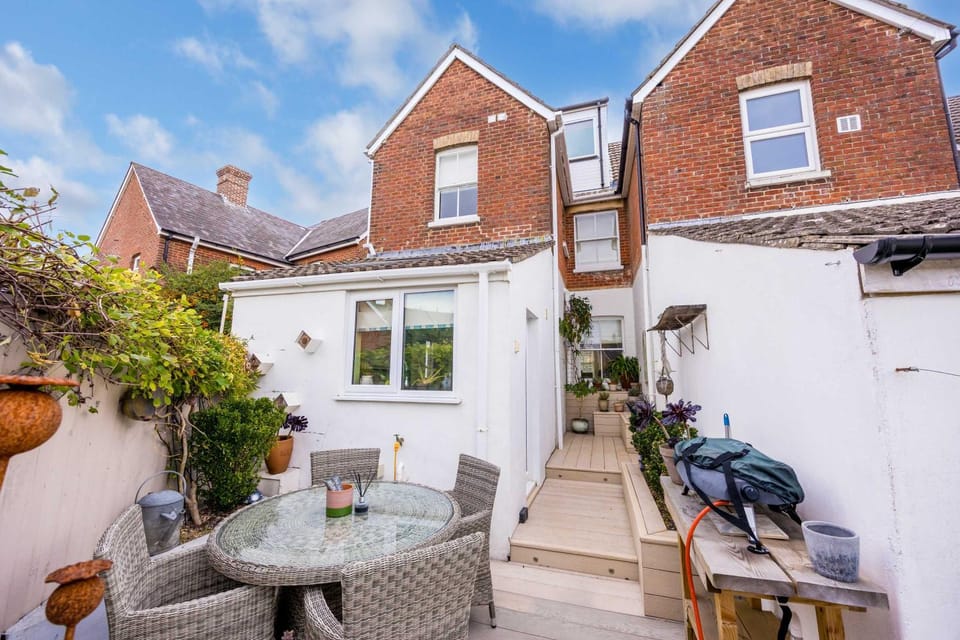 Salterns Halt - Ashley Cross with Parking House in Poole