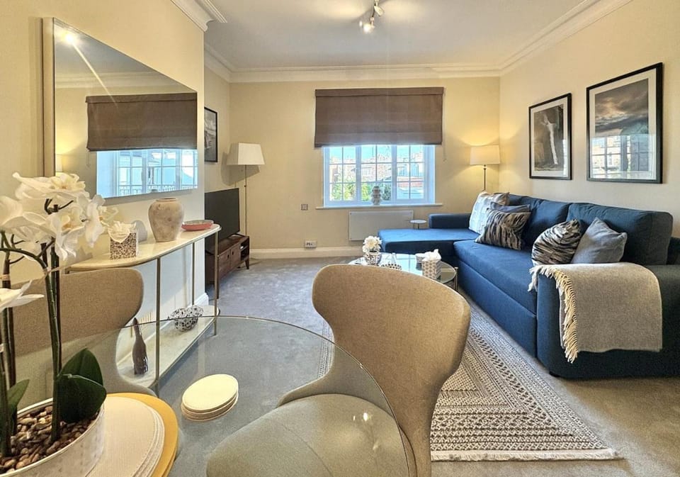 Chelsea stylish one bed on iconic Kings Rd Apartment in City of Westminster