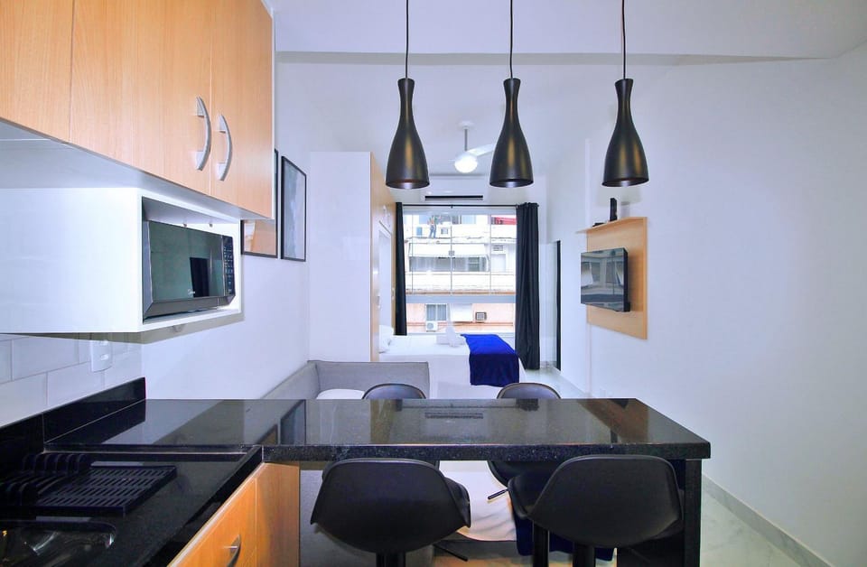 TV and multimedia, Kitchen or kitchenette, Living room, Dining area, minibar, stove