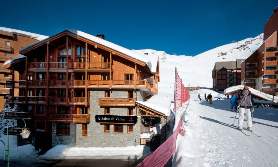 Property building, Winter, Skiing