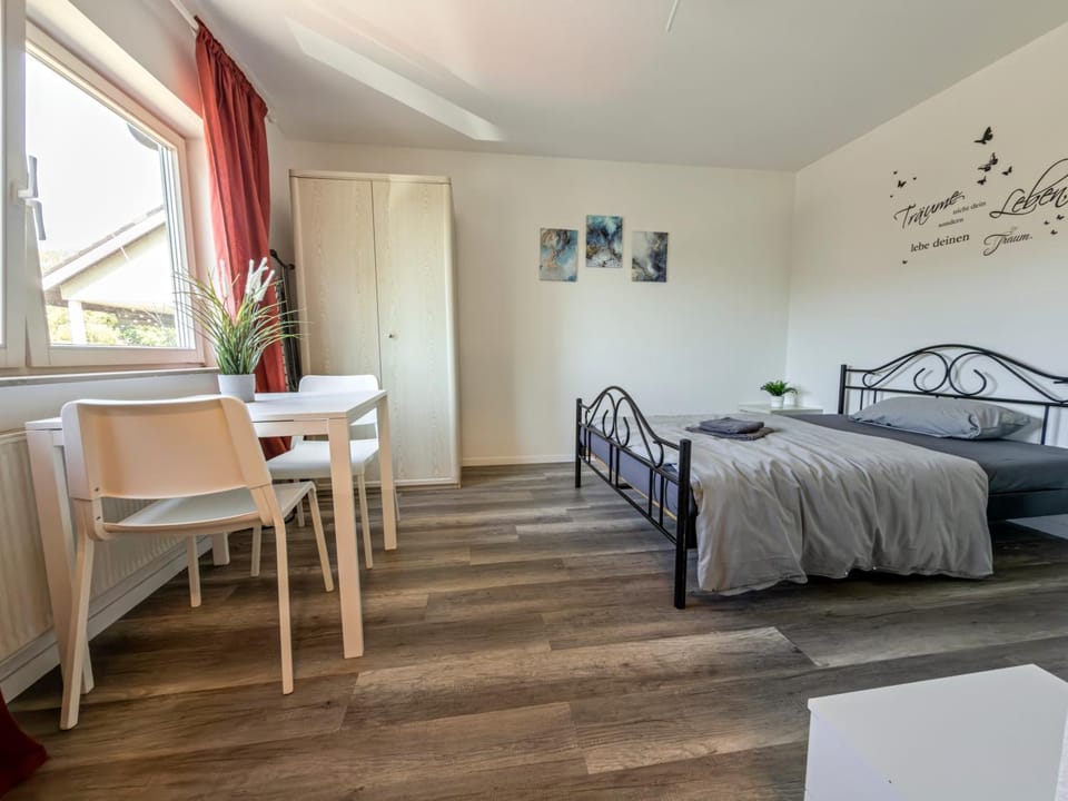 Bed, Photo of the whole room