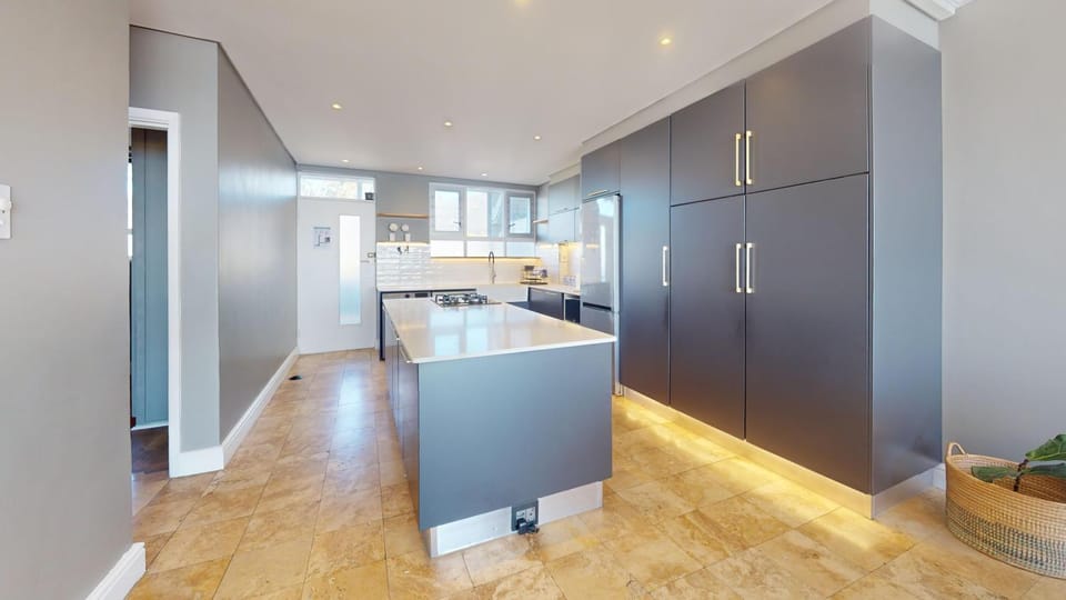 Point Break Mouille Point Apartment in Cape Town