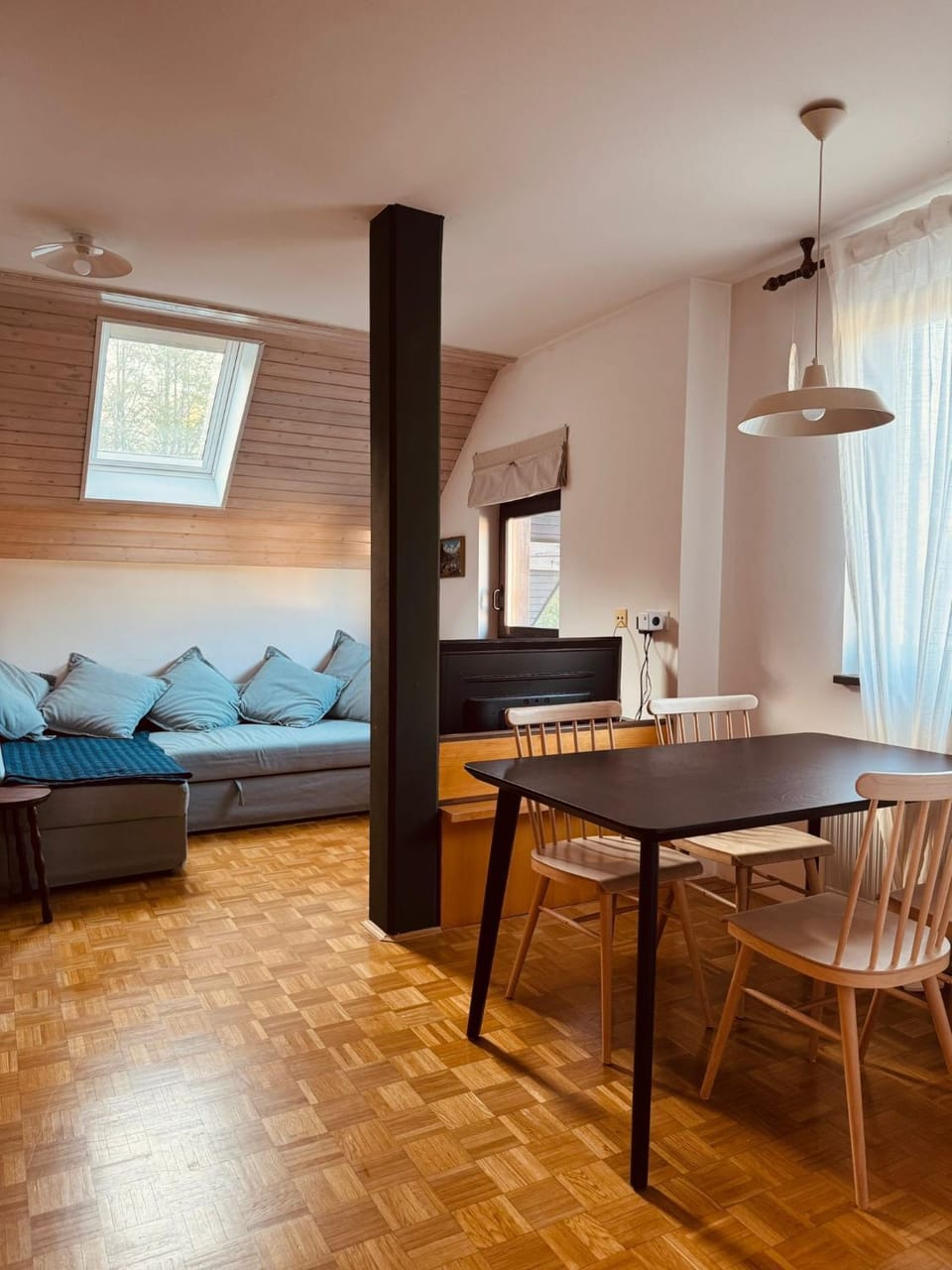 Living room, Dining area