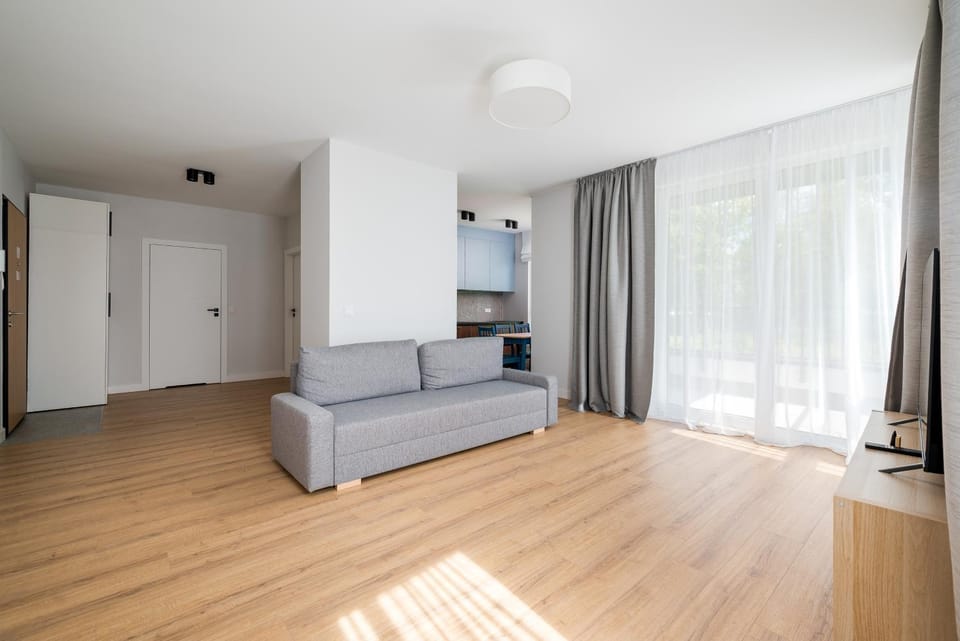Bed, TV and multimedia, Kitchen or kitchenette, Living room, Photo of the whole room, Seating area