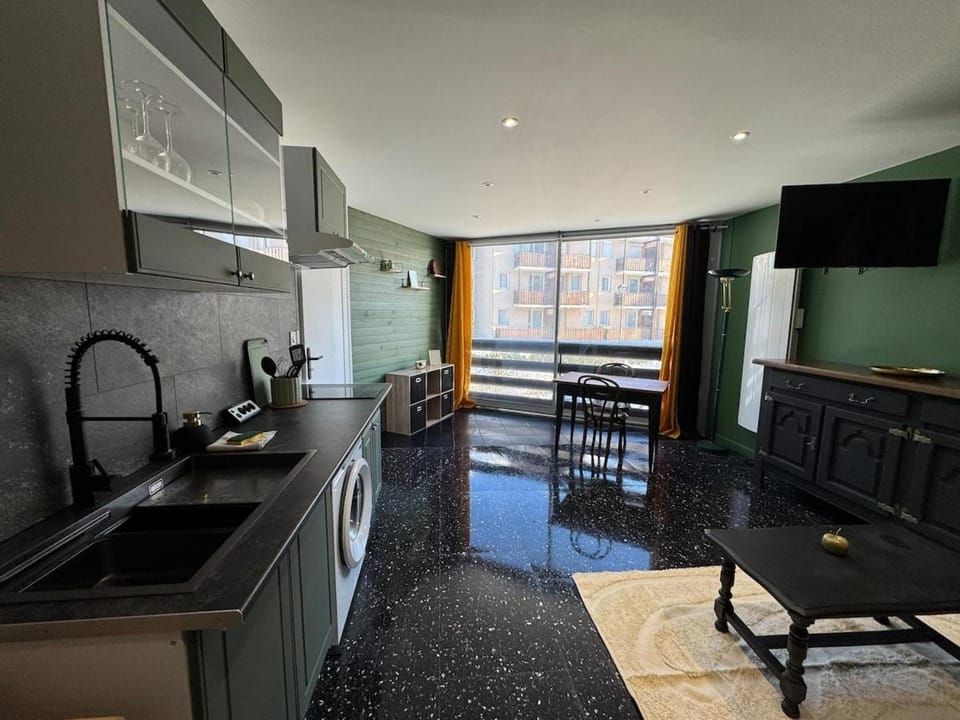 Cocon proche village Apartment in Provence