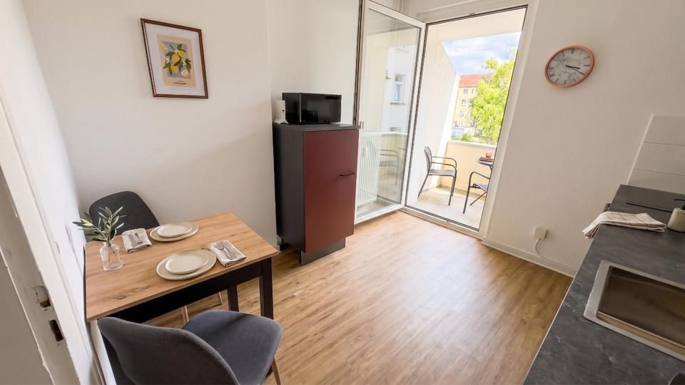 Balcony/Terrace, Kitchen or kitchenette, Seating area, Dining area, heating, internet, oven, stove, kitchen