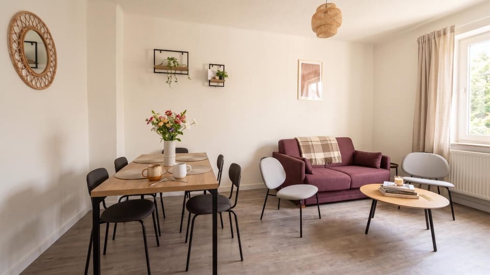 TV and multimedia, Living room, Seating area, Dining area, heating, internet