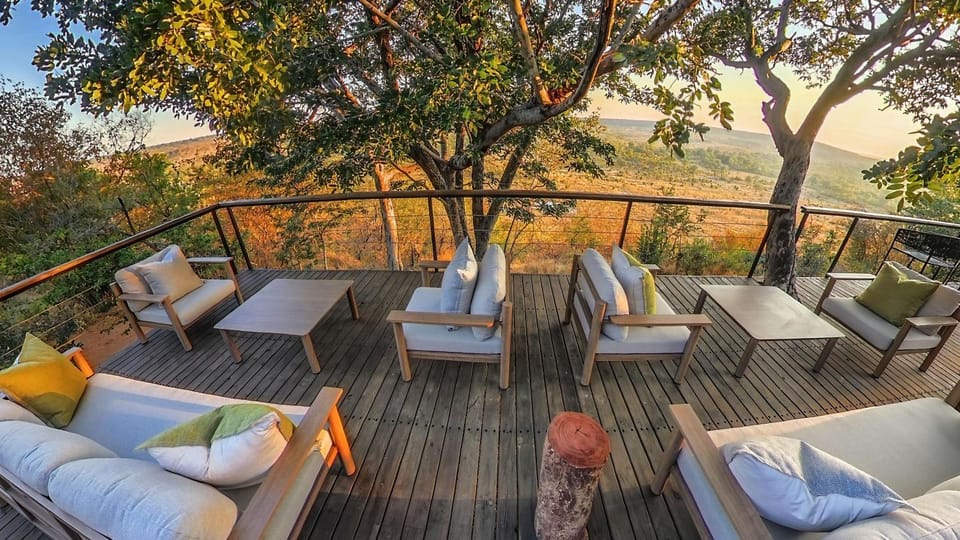Restaurant/places to eat, Communal lounge/ TV room, Natural landscape, Balcony/Terrace, Balcony/Terrace, Lounge or bar, Seating area, Area and facilities, Sunset