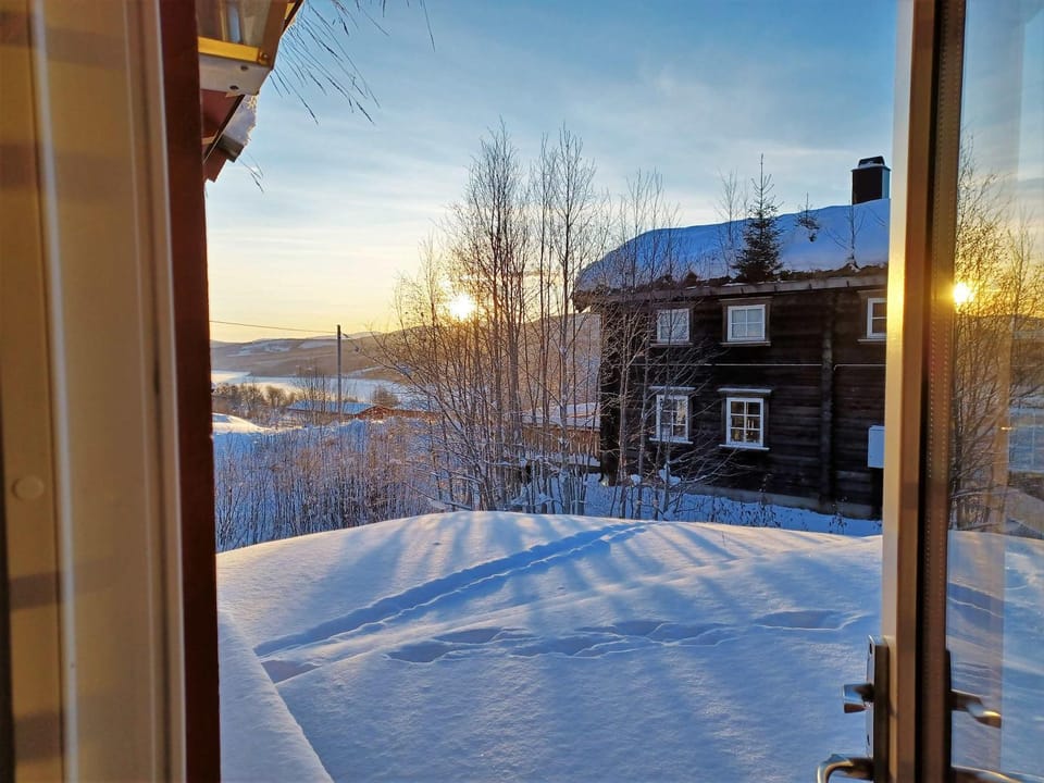 Slopeside Mountain House for 10 with Sauna House in Sweden