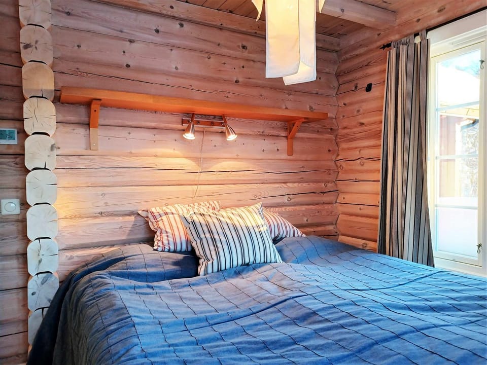 Slopeside Mountain House for 10 with Sauna House in Sweden