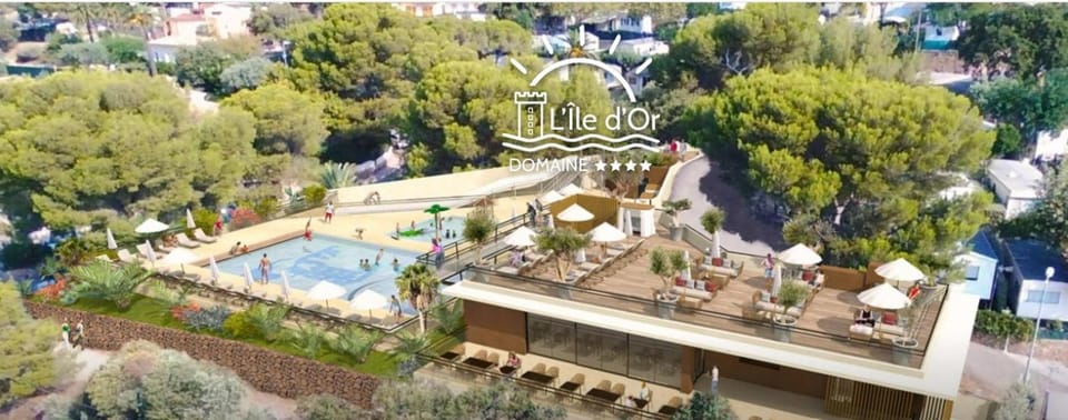 Ecrin de l'île d'or Campground/ 
RV Resort in Saint-Raphael
