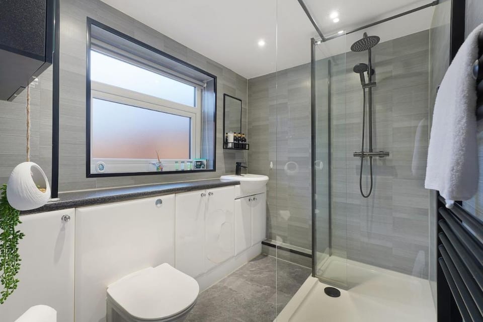 Chic 2 Bed with WiFi Parking Ideal for Work Stay House in South Shields