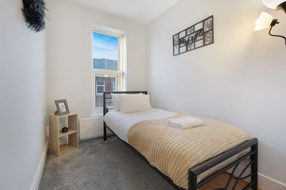 Chic 2 Bed with WiFi Parking Ideal for Work Stay House in South Shields
