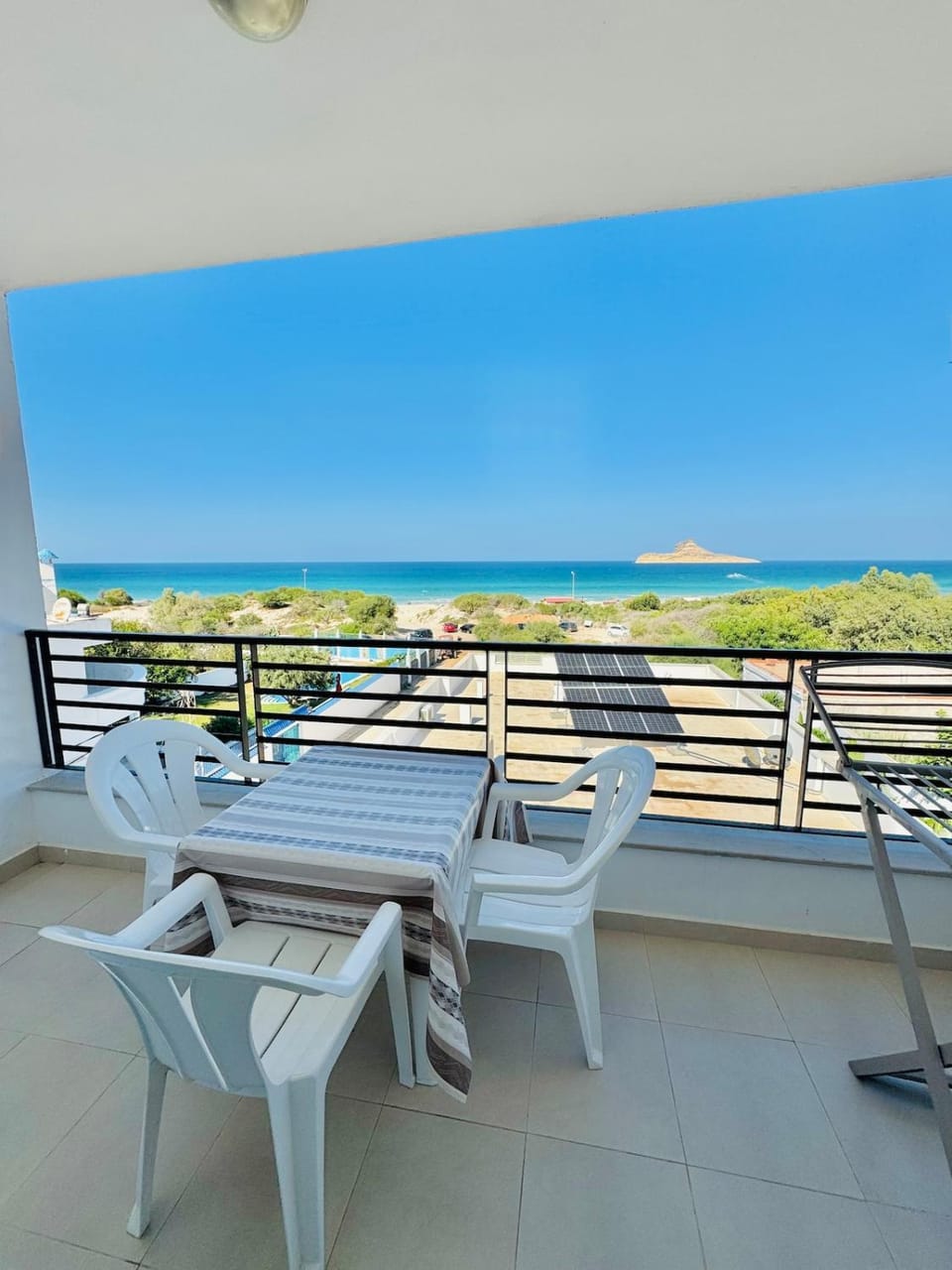 RafRaf beachfront Paradise Apartment in Tunisia