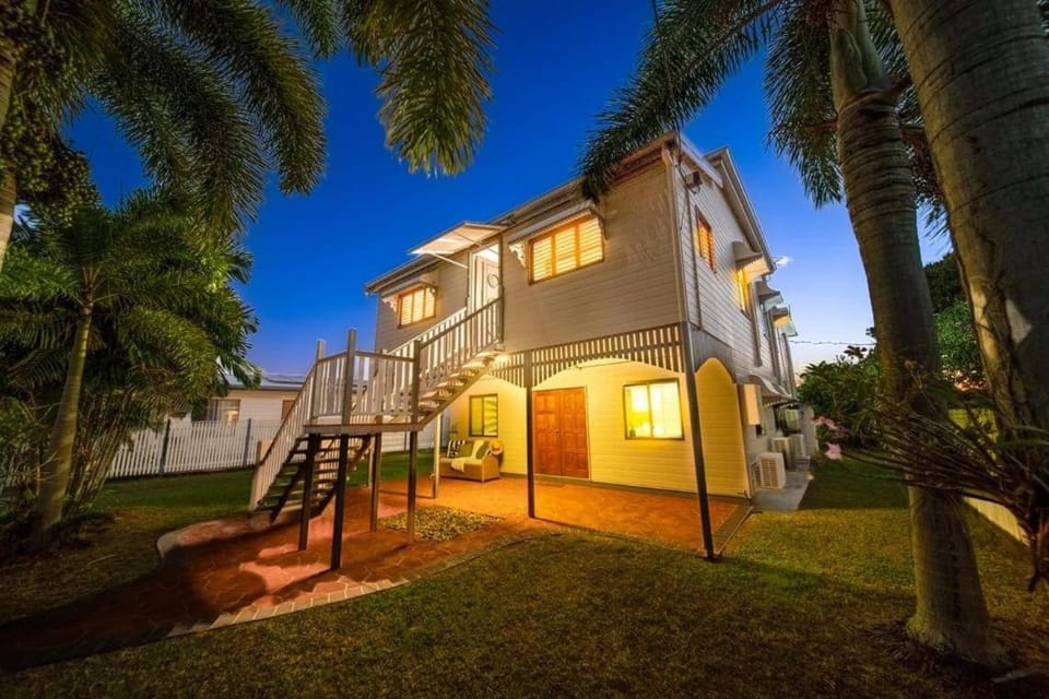 Private Upstairs Stay w/ Deck & Boat Ramp House in Queensland
