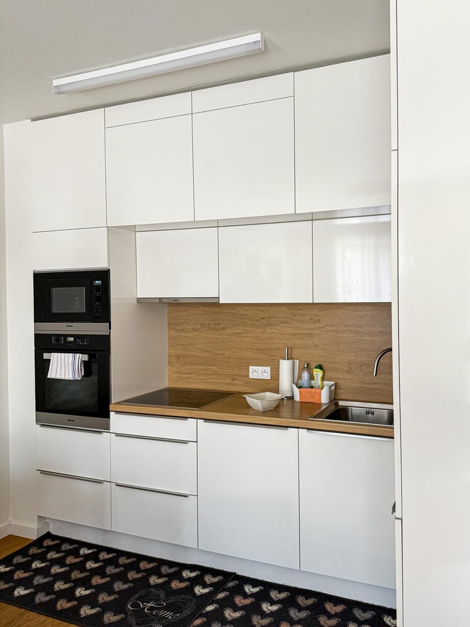 Kitchen or kitchenette, oven, stove