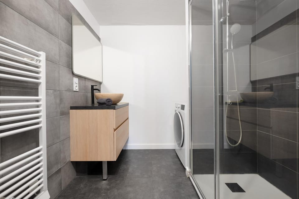 Shower, Bathroom