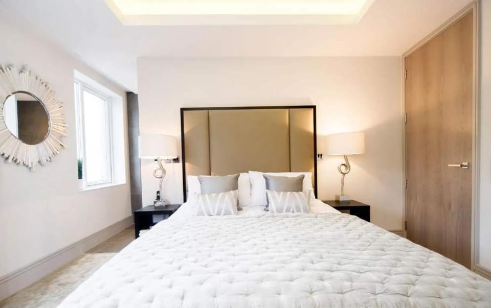 Luxury 2 Bed 2-Bath Garden Free Parking Apartment in City of Westminster