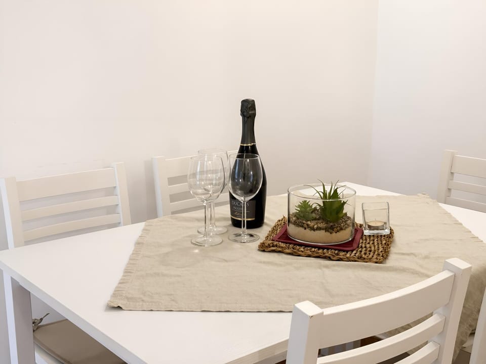 Decorative detail, Dining area