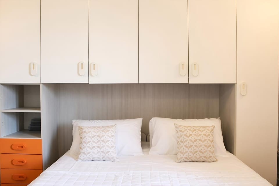 Bed, Photo of the whole room, Bedroom, heating, internet, wardrobe