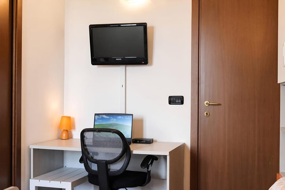 TV and multimedia, Seating area, internet