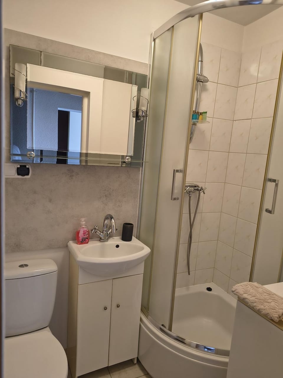 Shower, Toilet, Bathroom