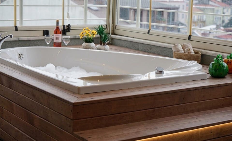 Hot Tub, Massage, Steam room, Spa and wellness centre/facilities, Bath
