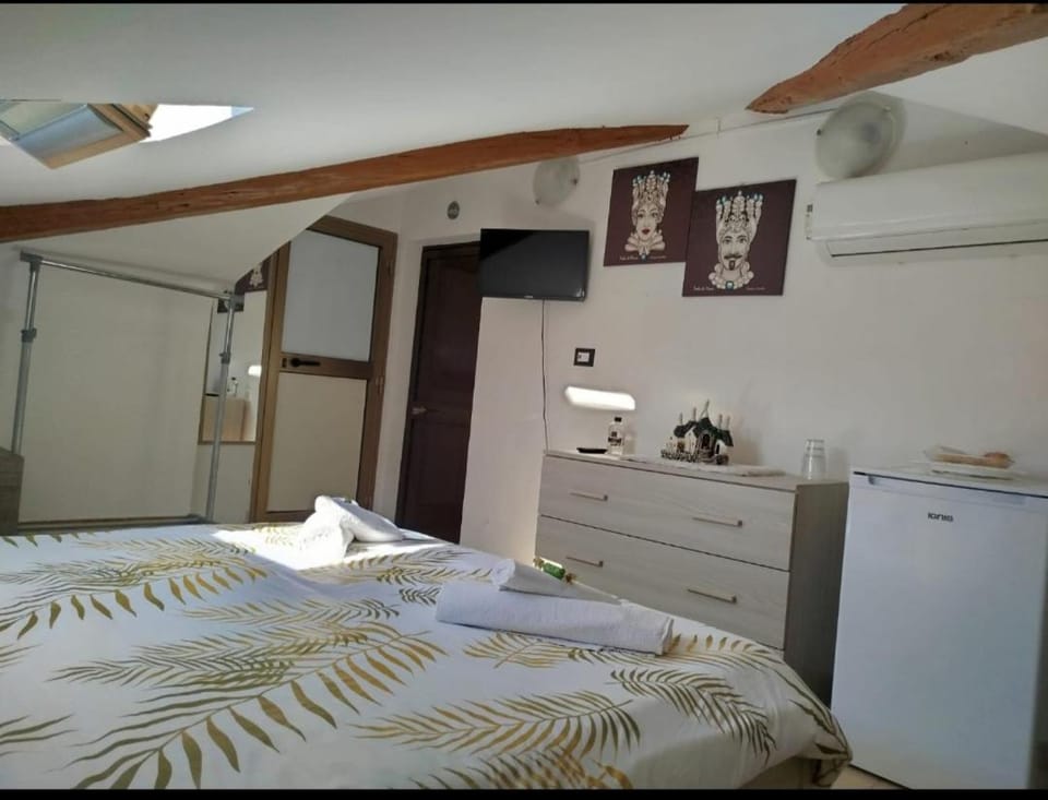 Mansarda Palestro Bed and Breakfast in Catania