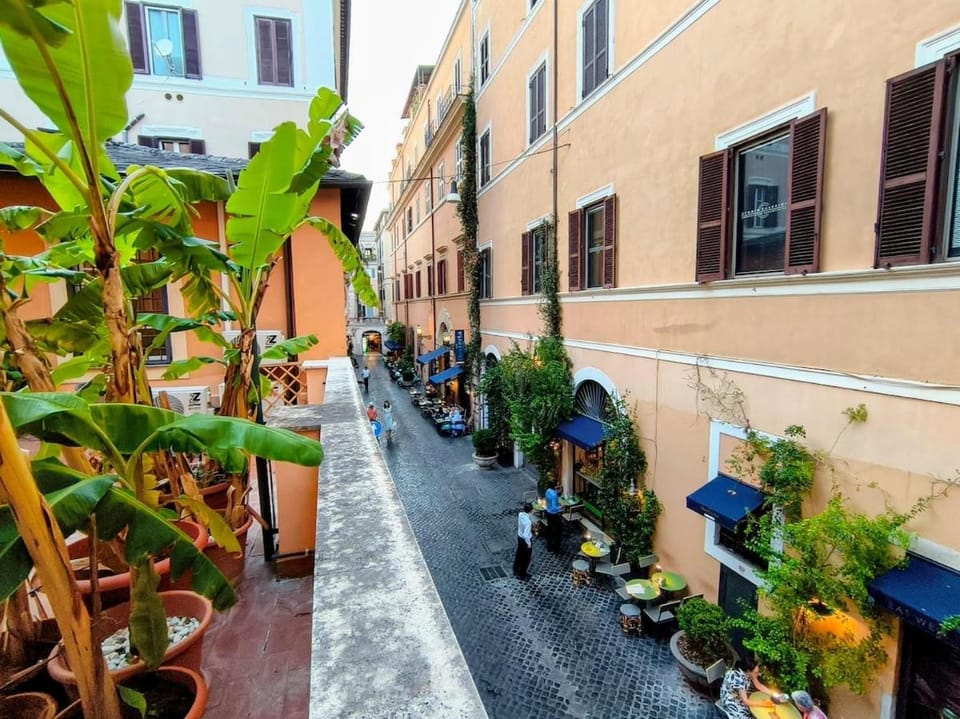 Charming apartment with Terrace by Spanish Steps House in Rome