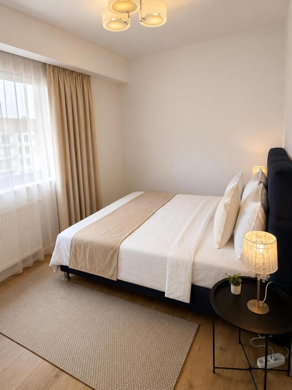 Bed, Photo of the whole room, Seating area, Bedroom