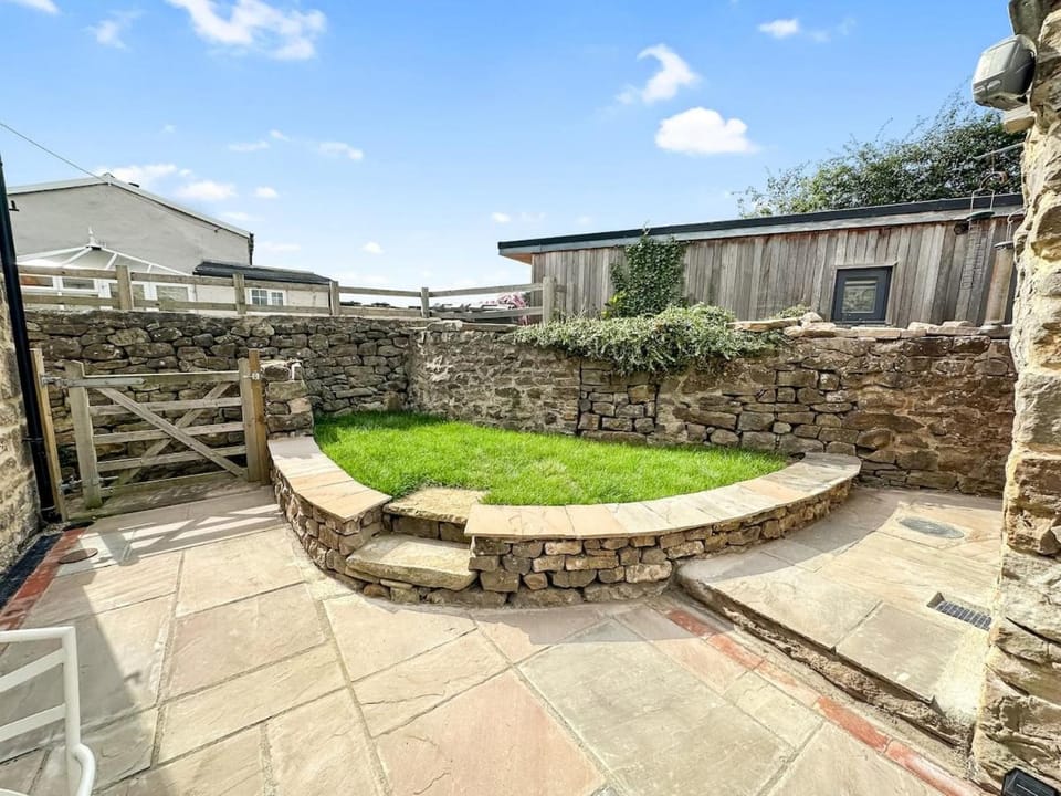 Cosy Ripley Cottage, Dog-Friendly, Log Burner House in Borough of Harrogate