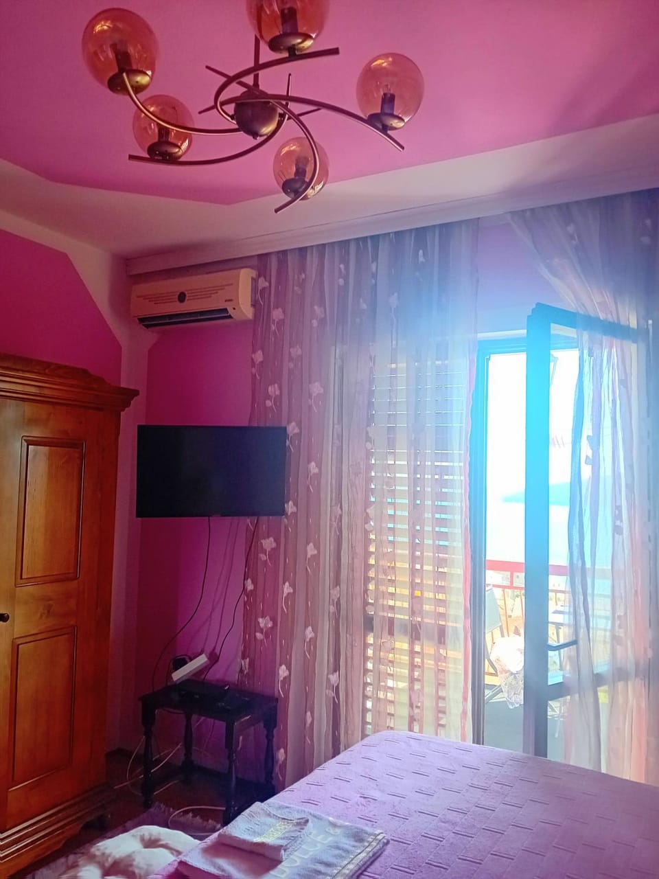Guest House Cinderella Bed and Breakfast in Montenegro