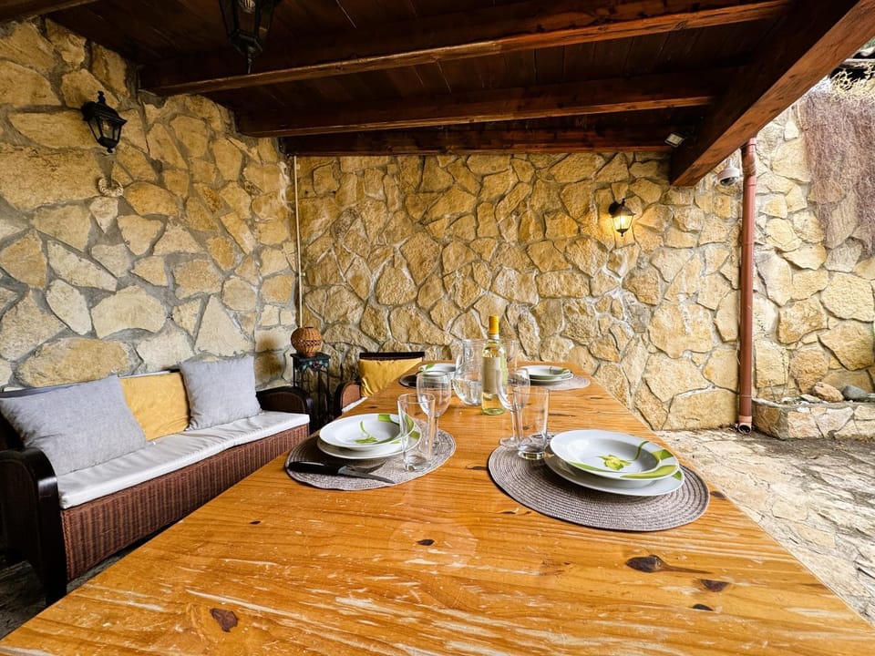 Patio, Dining area