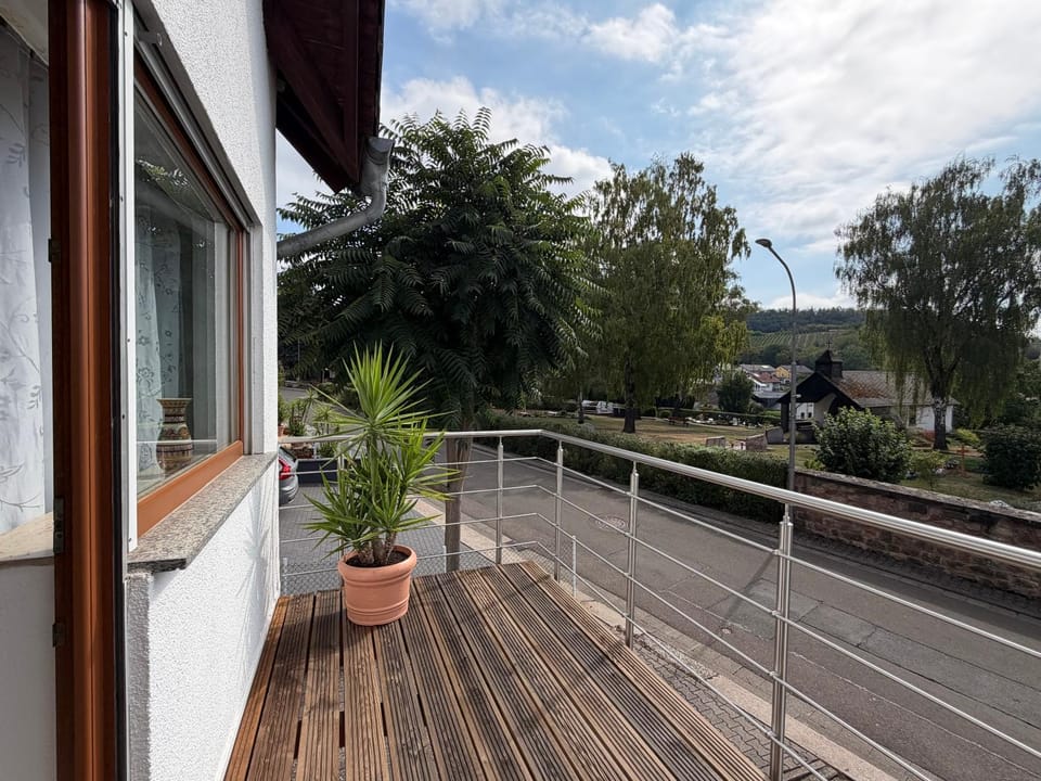 Balcony/Terrace, Quiet street view
