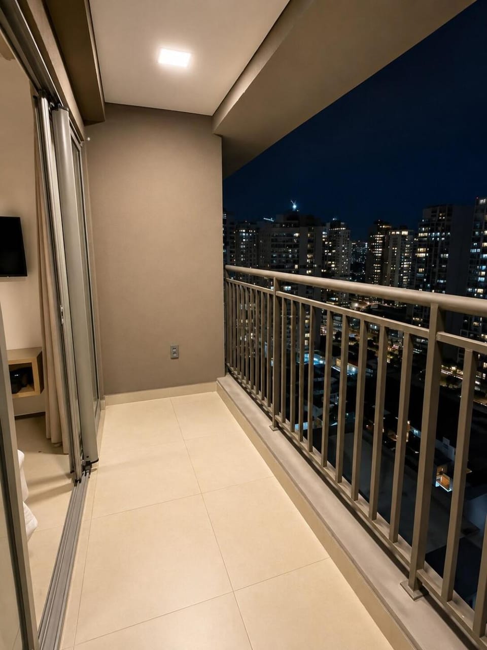 Studio no Brooklin - Prox ao Metrô e Morumbi Shopping Apartment in Sao Paulo City