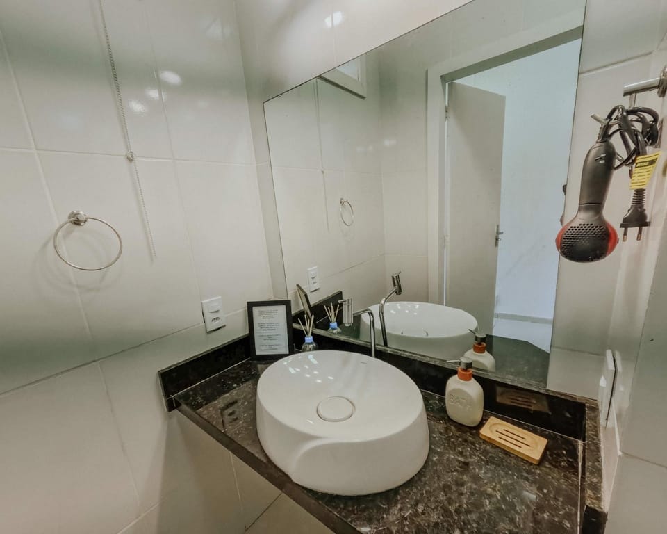 Bathroom, towels