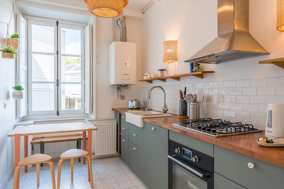 Kitchen or kitchenette